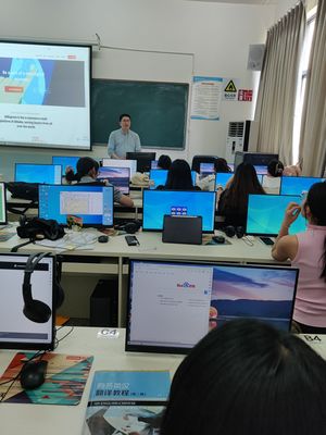 外國語學(xué)院商務(wù)英語專業(yè)實(shí)踐周 搭建產(chǎn)教融合新平臺(tái)，行業(yè)導(dǎo)師助力實(shí)踐教學(xué)